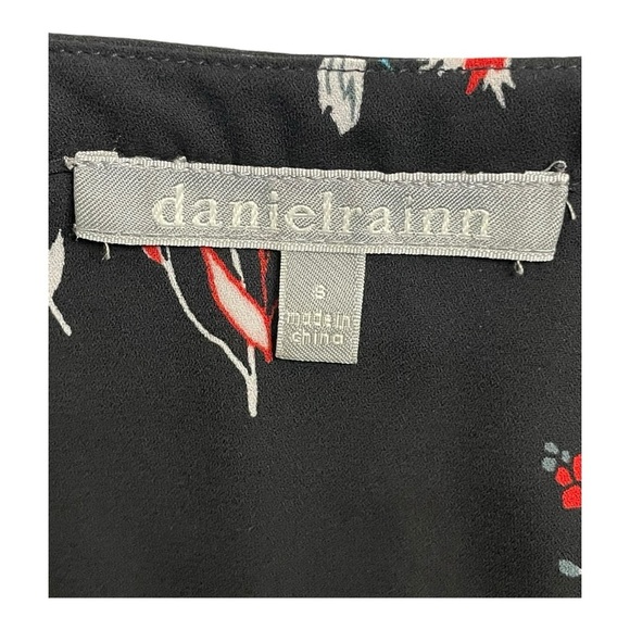 Daniel Rainn Womens Hi-Low Split Neck Blouse Top Size: S Color: Black Flora - Picture 3 of 10